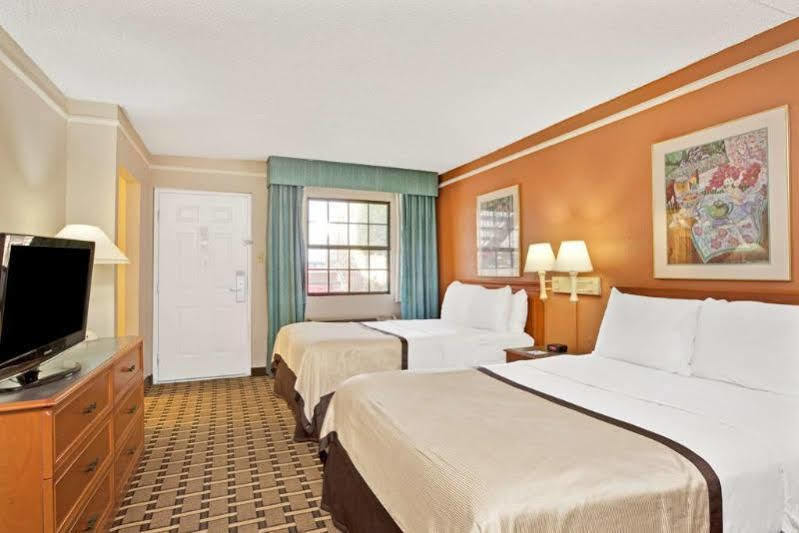 Red Roof Inn Houston North - Fm1960 & I-45 Westfield Exterior photo